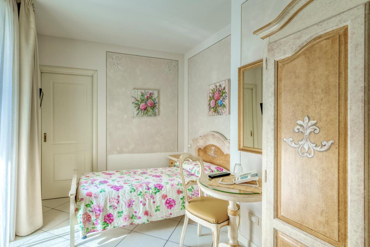 Villa Liberty Darfo Boario Terme Exterior foto